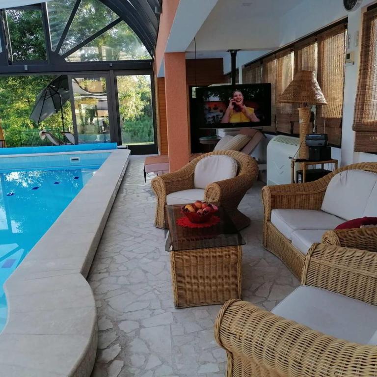 Deluxe Villa Coast River Sarajevo - Kuća s 5 Spavaćih Soba - 26