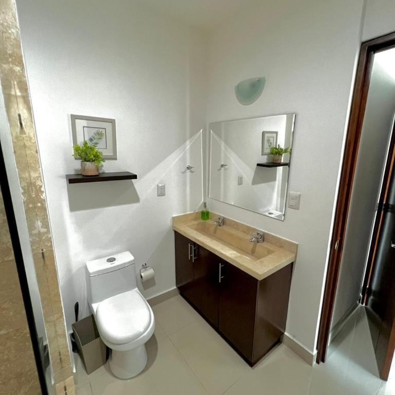 The One D16 Sobre el Malecón Vista al Estadio de Baseball - Two-Bedroom Apartment - 11