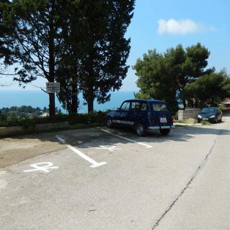 3 Bedroom Apartment Ulcinj - Three-Bedroom Apartment - 13