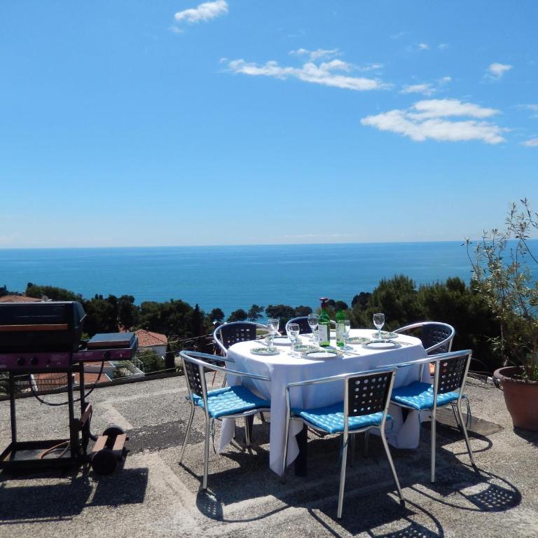 3 Bedroom Apartment Ulcinj - Three-Bedroom Apartment - 4