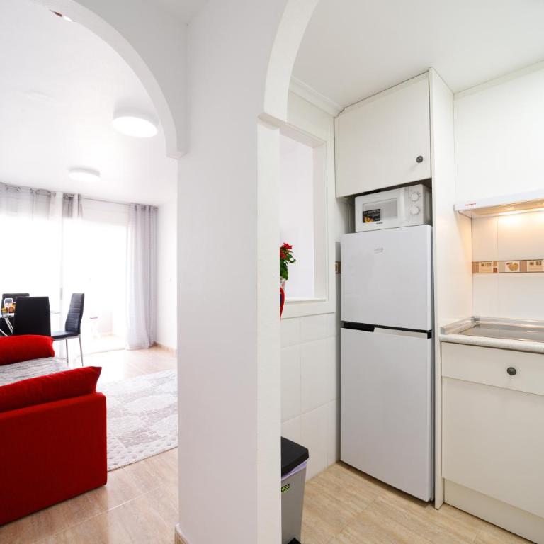 Прекрасная квартира где есть бассейн и парковка - One-Bedroom Apartment - 3