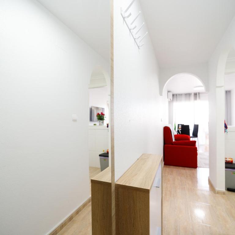 Прекрасная квартира где есть бассейн и парковка - One-Bedroom Apartment - 2