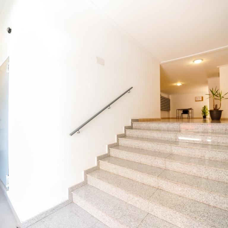 Прекрасная квартира где есть бассейн и парковка - One-Bedroom Apartment - 33