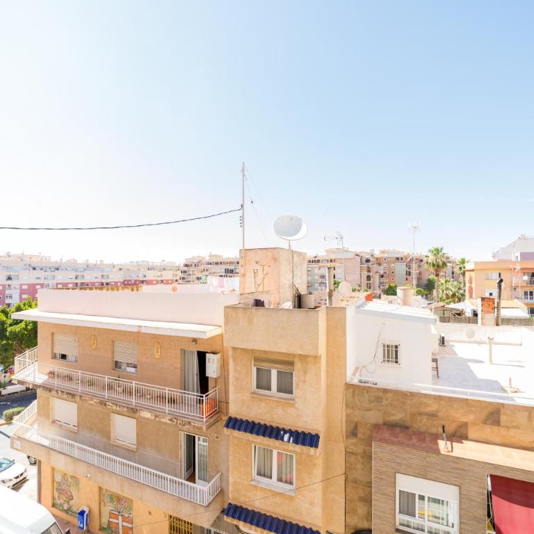 Прекрасная квартира где есть бассейн и парковка - One-Bedroom Apartment - 22