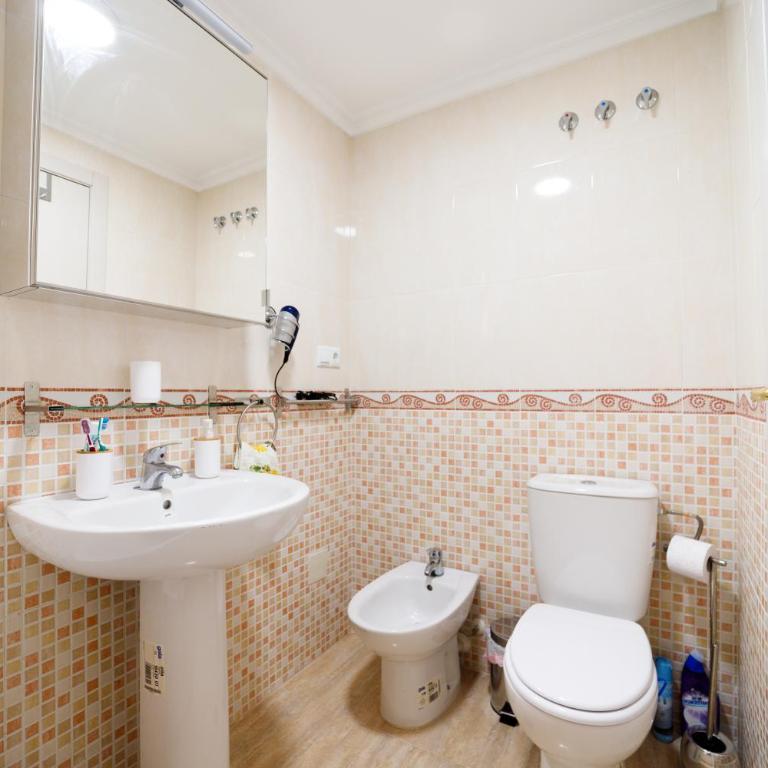 Прекрасная квартира где есть бассейн и парковка - One-Bedroom Apartment - 32