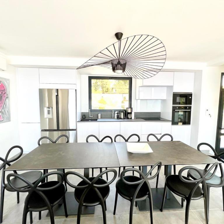 VILLA 650, Vue Mer magnifique, entièrement rénovée avec piscine - Villa - 12