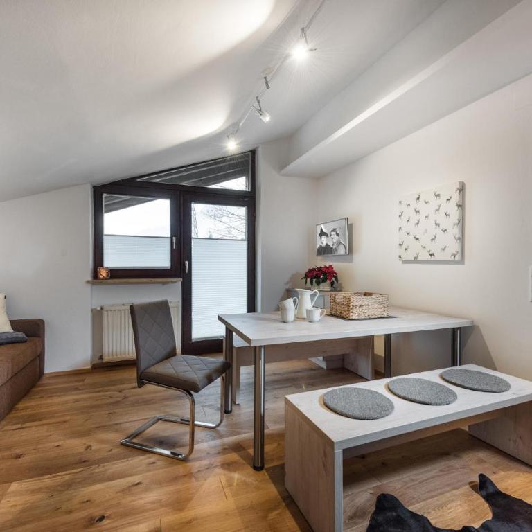 Ladinger, Landhaus - Apartment mit 2 Schlafzimmern - 2