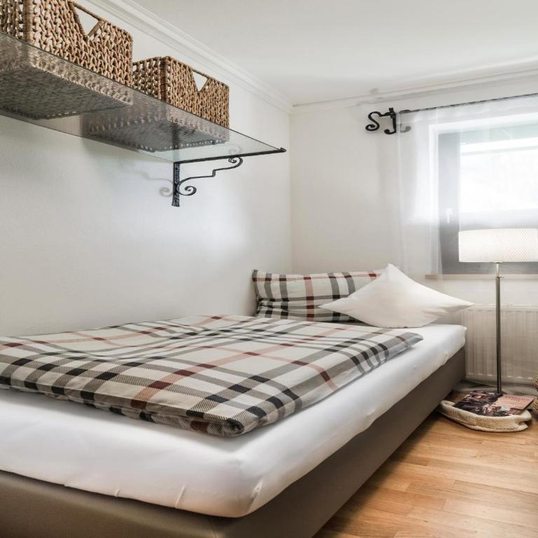 Ladinger, Landhaus - Apartment mit 3 Schlafzimmern und Bad - 8