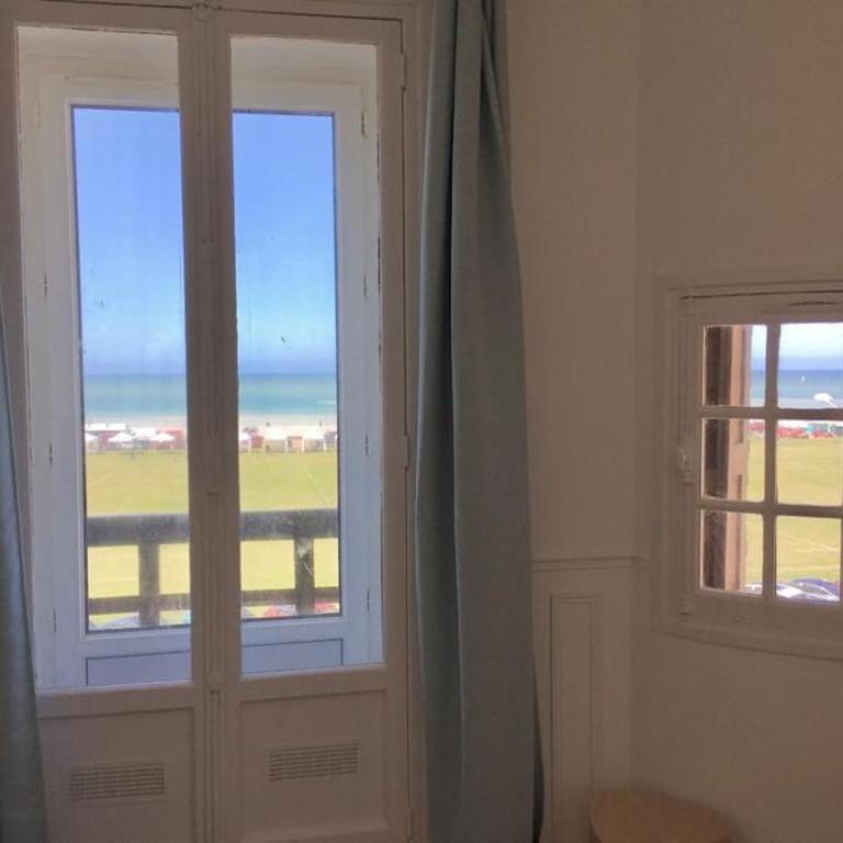 Bel appartement vue mer centre-ville, face plage - Appartement 2 Chambres - 12
