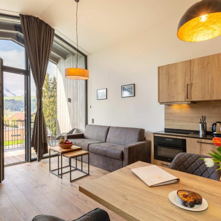 Emma Deluxe Aparthotel, Aircondition, ganzjährig beheizter Außenpool & Skibus direkt vor der Tür - Apartment mit 2 Schlafzimmern (6 Erwachsene) - 1