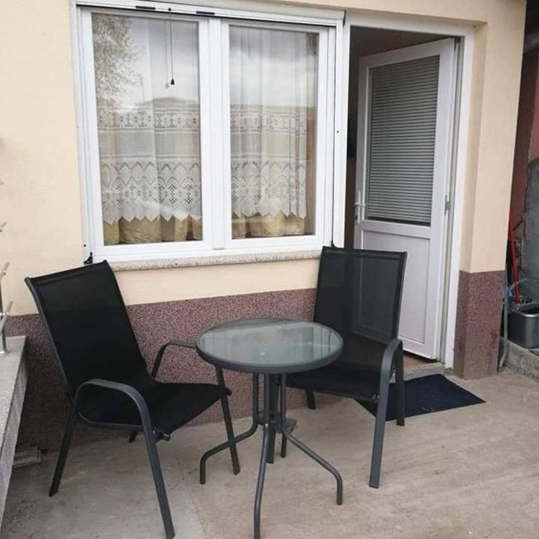 Apartmani Manić - Mala Dvokrevetna Soba sa Bračnim Krevetom - 6