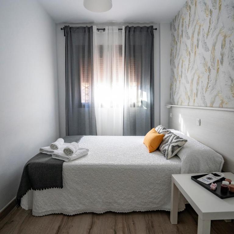 Hostal Plaza de Italia - Habitación Doble Económica - 1