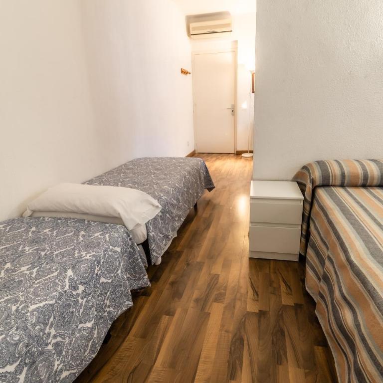 Fonda Can Dalfo - Family Room - 2