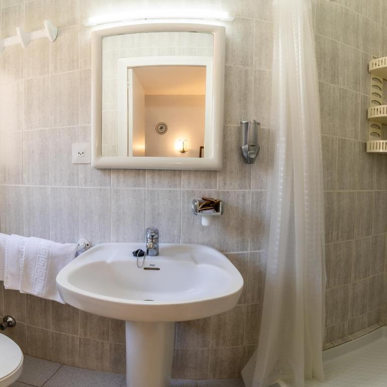 Fonda Can Dalfo - Family Room - 4