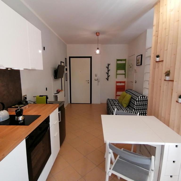 Area33 Guest House - Studio with Balcony - 3