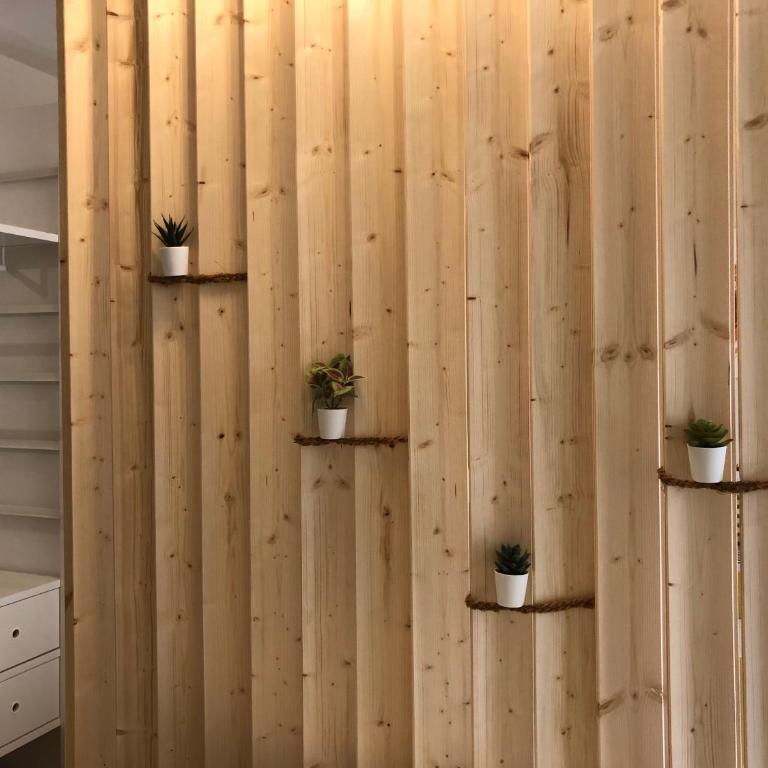 Area33 Guest House - Studio with Balcony - 4