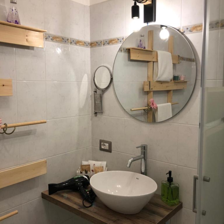 Area33 Guest House - Studio with Balcony - 10