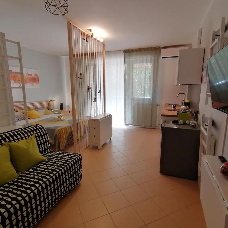 Area33 Guest House - Studio with Balcony - 18