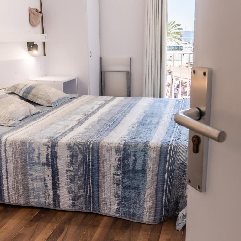 Fonda Can Dalfo - Double Room with Balcony and Sea View - 19