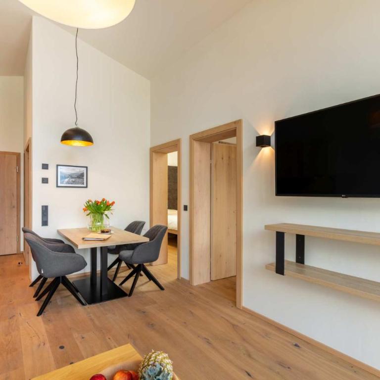 Emma Deluxe Aparthotel, Aircondition, ganzjährig beheizter Außenpool & Skibus direkt vor der Tür - Apartment mit 2 Schlafzimmern (6 Erwachsene) - 9
