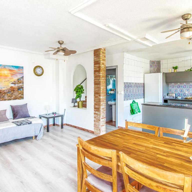 Amazing Home In Orihuela Costa - Casa Vacacional de 3 dormitorios - 3