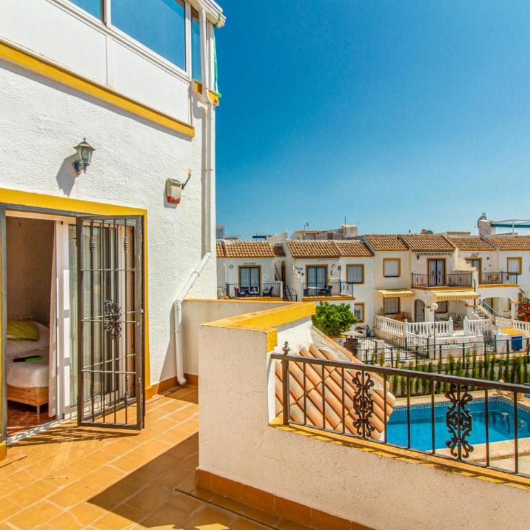 Amazing Home In Orihuela Costa - Casa Vacacional de 3 dormitorios - 8