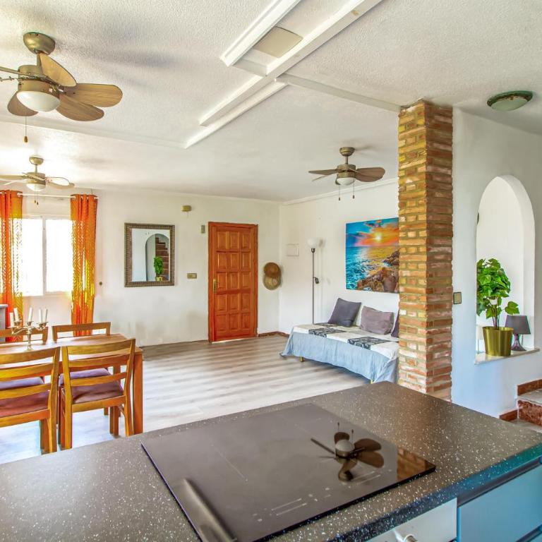 Amazing Home In Orihuela Costa - Casa Vacacional de 3 dormitorios - 13