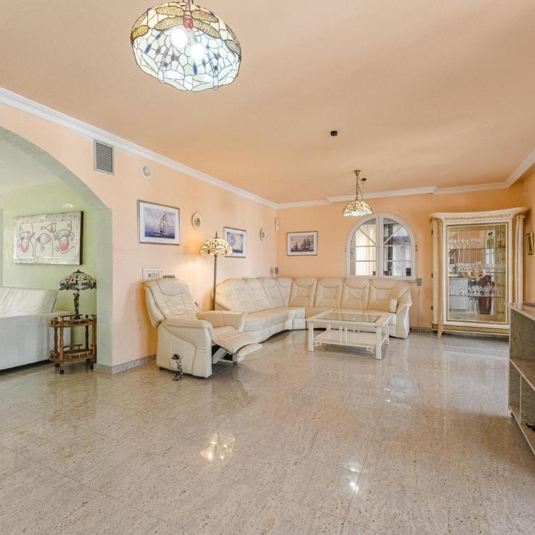 Gorgeous Golf Villa - Casa - 86
