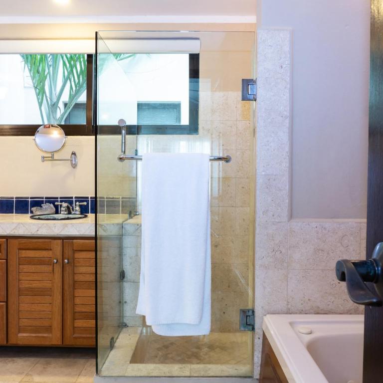 Royal Palms 8 condo - Two-Bedroom Apartment - 20
