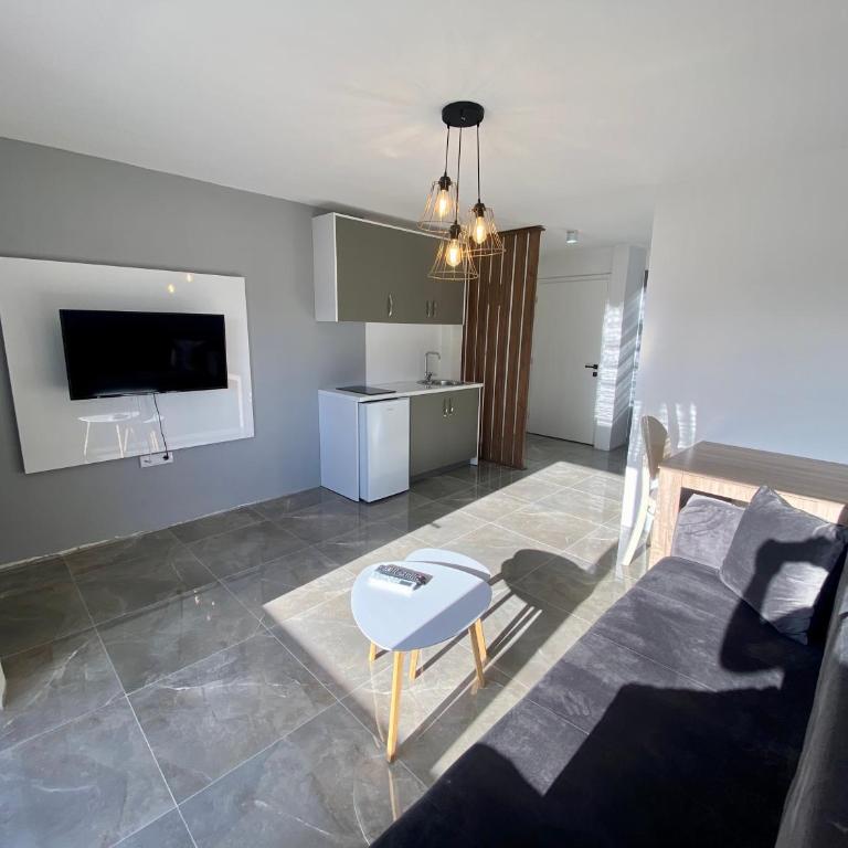 Etna Apartments - Deluxe Apartment - 3