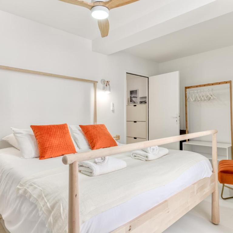 Les Gîtes de Laure - L'Or Blanc, Appartement avec Vue sur le Chateau, Climatisation, à 160 m de la Cité Médiévale - Apartment mit 2 Schlafzimmern - 7