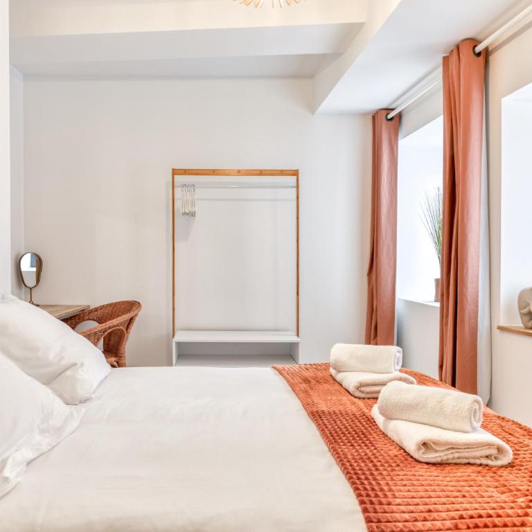 Les Gîtes de Laure - L'Or Blanc, Appartement avec Vue sur le Chateau, Climatisation, à 160 m de la Cité Médiévale - Apartment mit 2 Schlafzimmern - 13