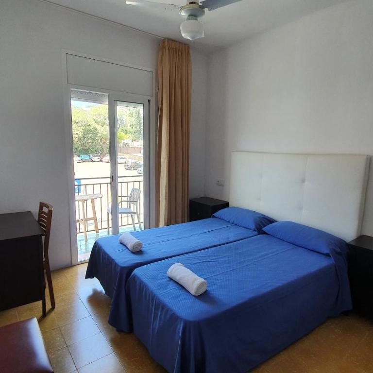 Hostal Cruz - Habitación Doble Superior con balcón - 2 camas individuales - 2