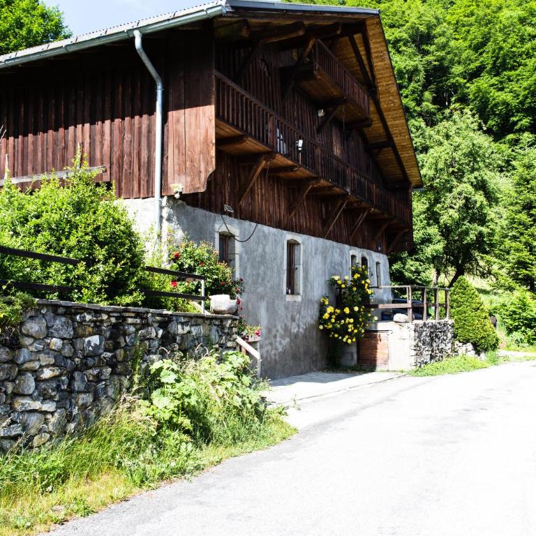 Chalet familial authentique avec jardin/cheminée - Chalet - 32