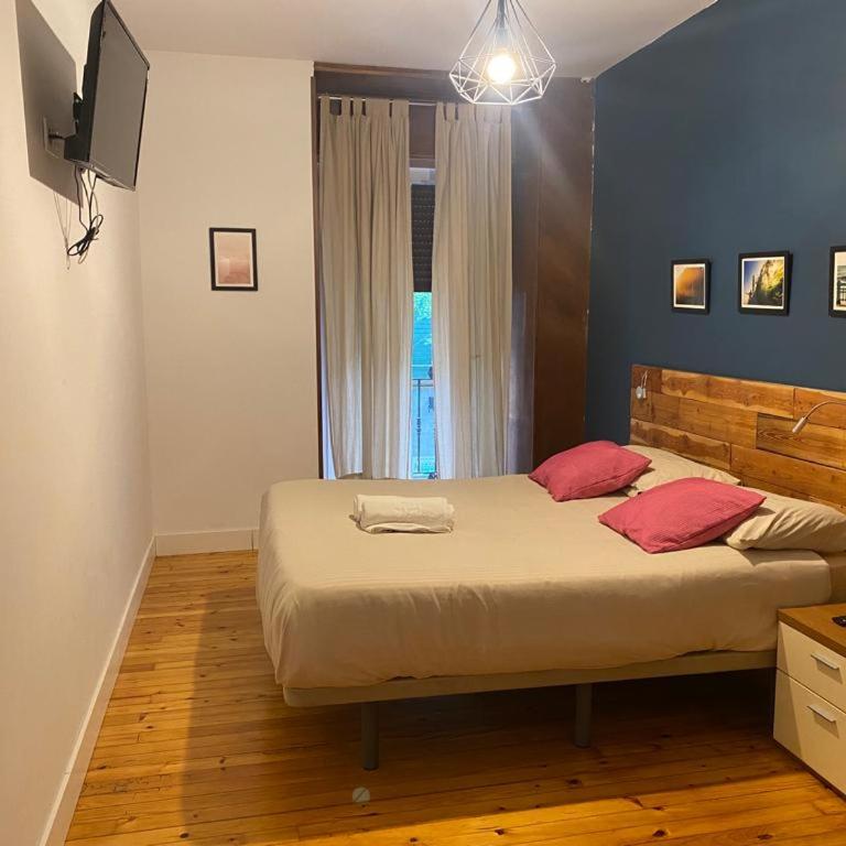 Kasa Legazpi HT LSS00253 - Habitación con baño compartido - Cama grande - 1