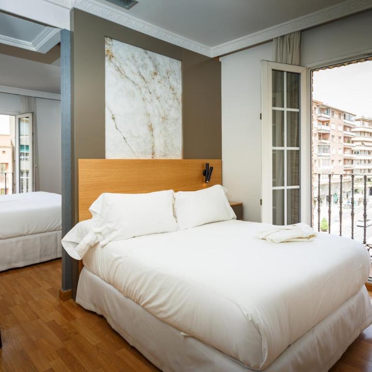 Hotel Dauro Premier - Family Room with Private Bathroom - 7