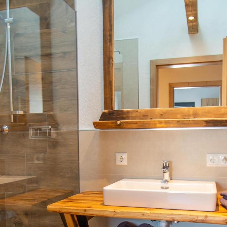 Gasthof Appartements Gamskar - Apartment mit Dusche - 8