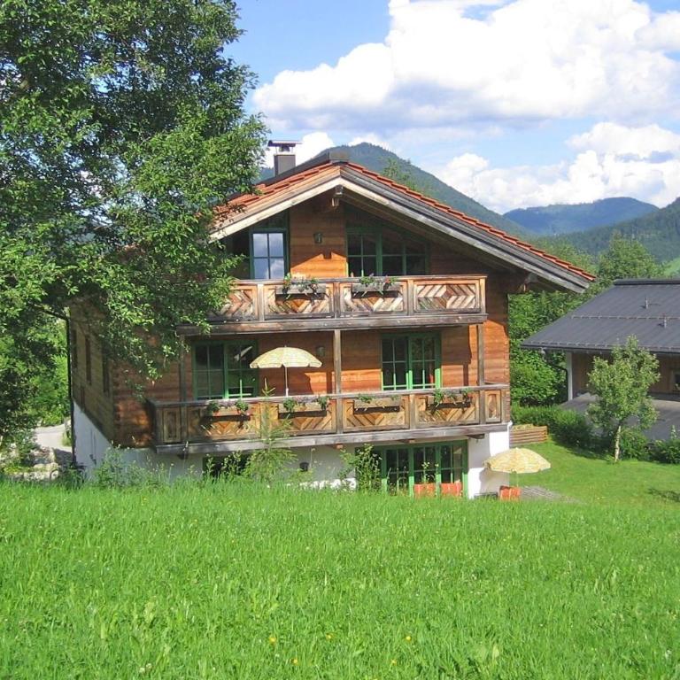 Apartment Landhaus Bachwinkl - 2-Zimmer-Apartment mit Blick auf den Kaiserberg - 2