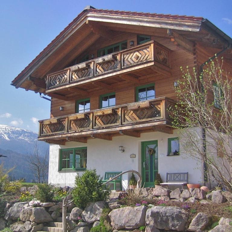 Apartment Landhaus Bachwinkl - 1-Zimmer-Apartment mit Blick auf den Berg Walmberg - 1
