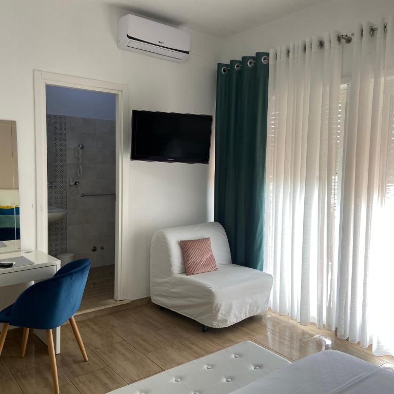 Juna's guest house - Double Room with Private Bathroom - 2