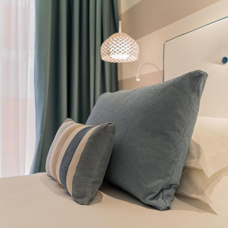 Hotel Orient & Pacific - Comfort Double Room with Partial Sea View - 2