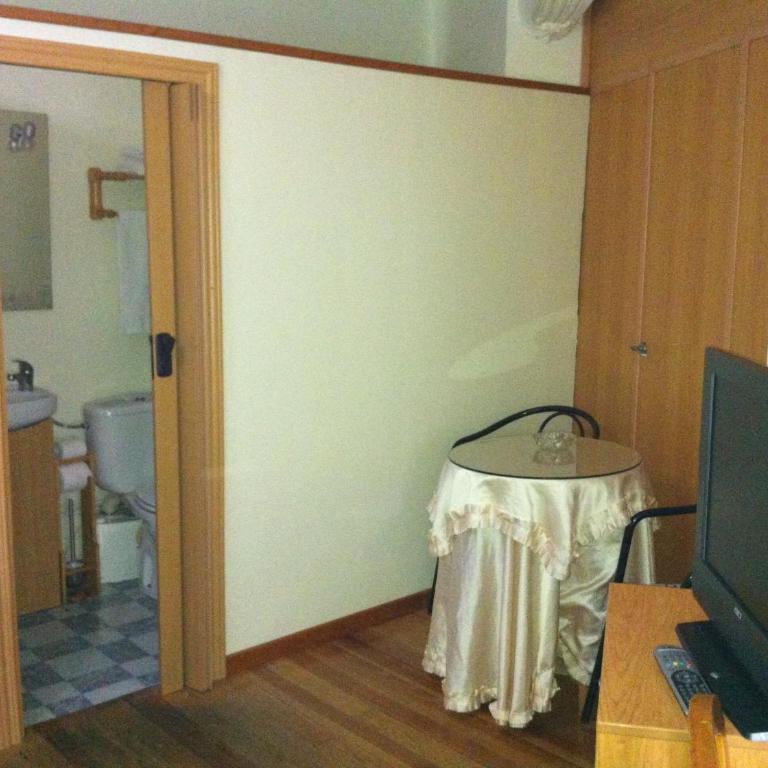 Pensión Leyre - Habitación Doble con baño privado - 1 o 2 camas - 3