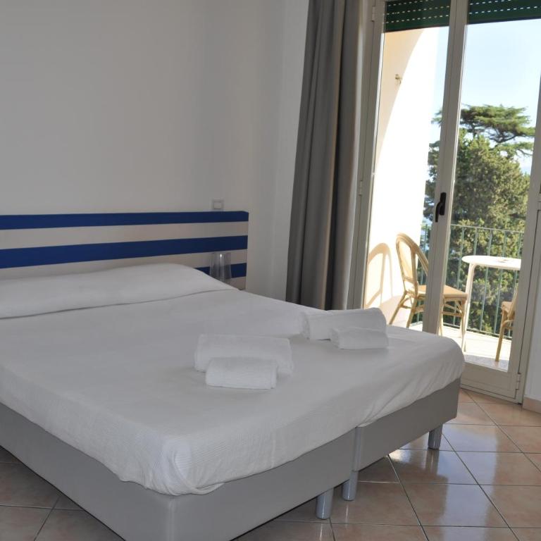 Hotel Spicy - Double or Twin Room with Sea View - 6