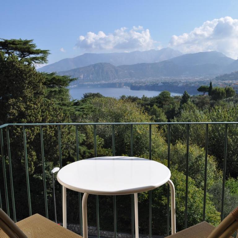 Hotel Spicy - Double or Twin Room with Sea View - 3