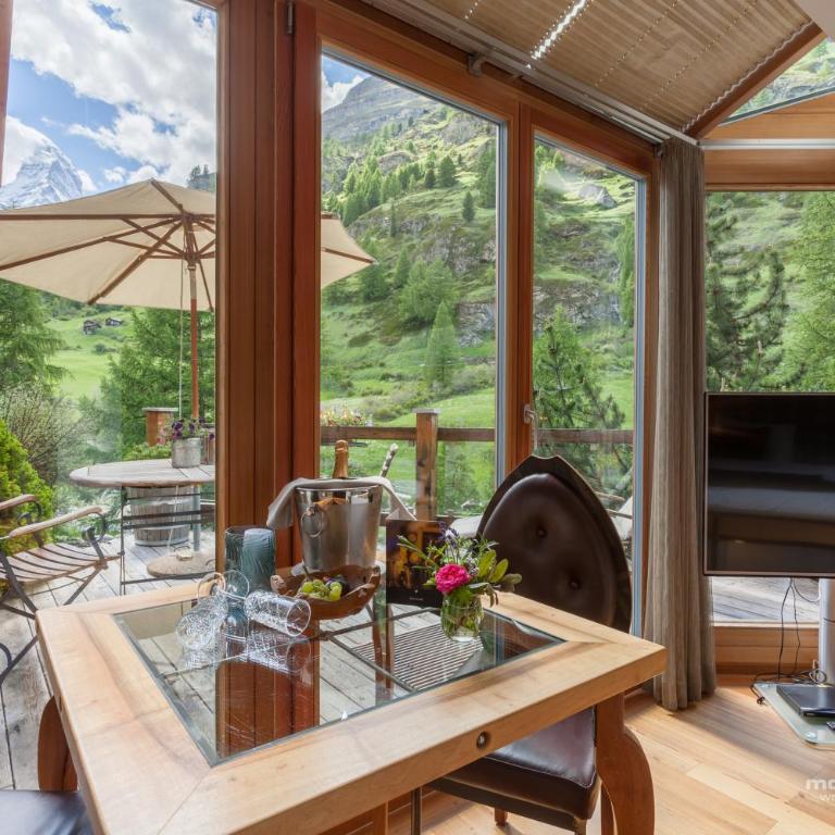Suitenhotel Zurbriggen - Doppelzimmer mit Blick auf das Matterhorn - 2