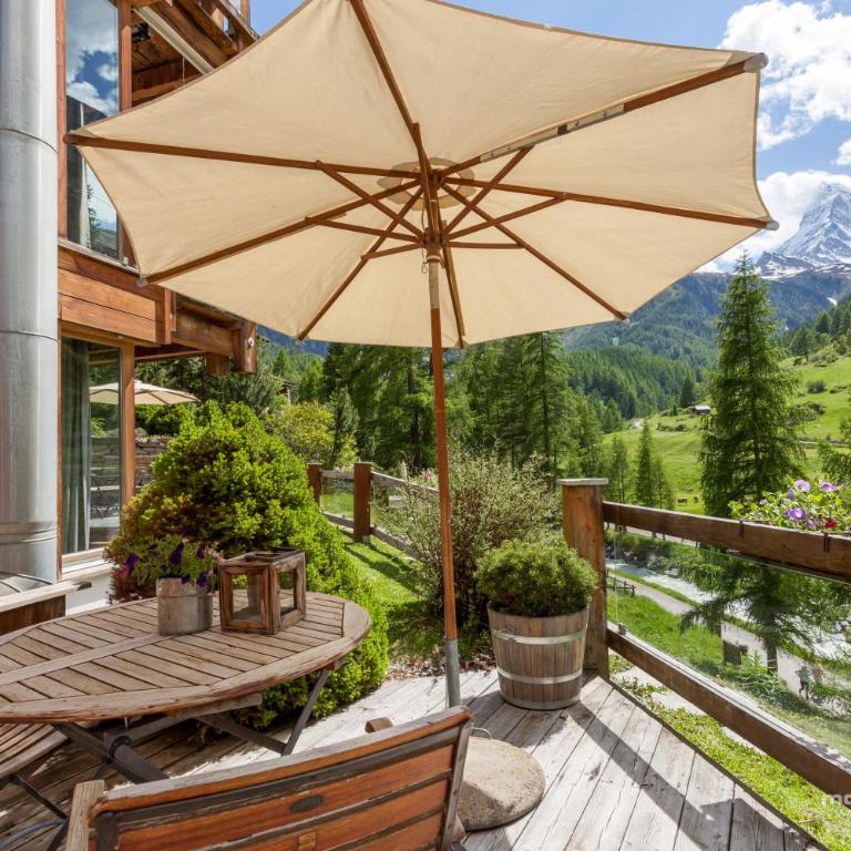 Suitenhotel Zurbriggen - Doppelzimmer mit Blick auf das Matterhorn - 1