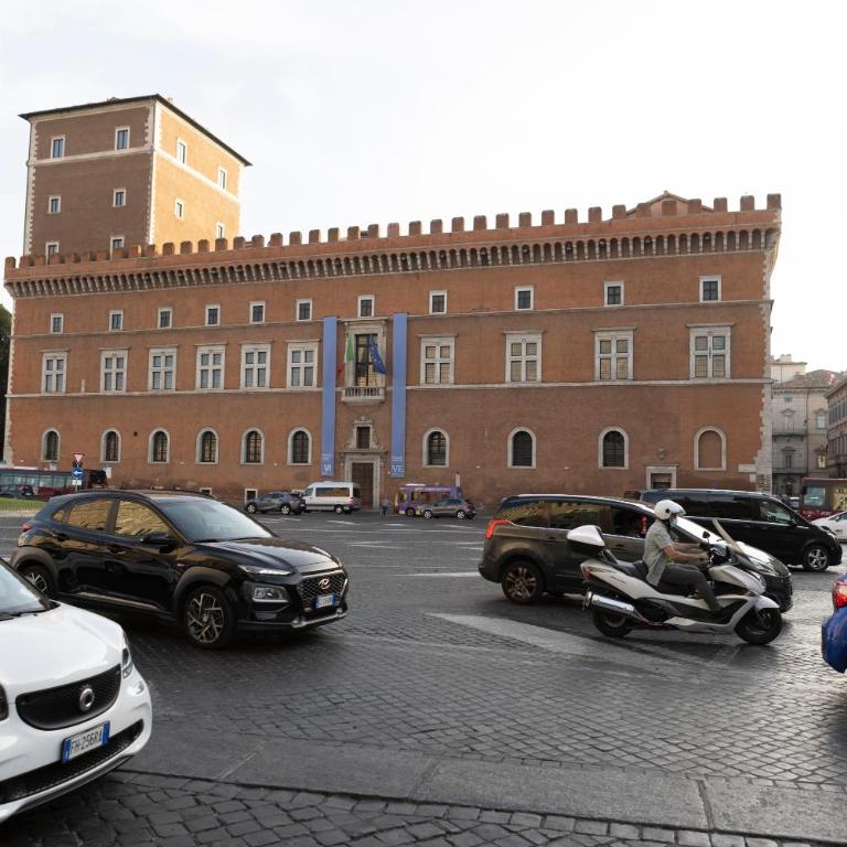 Venezia Square Apartment - Two-Bedroom Apartment - 19