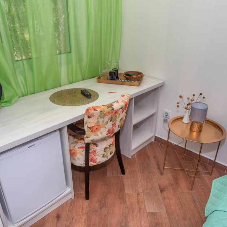Apartments Fortunella - Dvokrevetna Soba sa Bračnim Krevetom i Balkonom - 4
