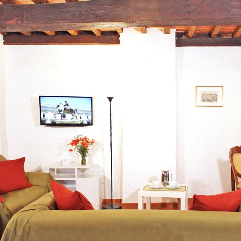 Girolamo Apartment - Super Central, Private Parking & Outdoor Area - Appartamento con 2 Camere da Letto - 2