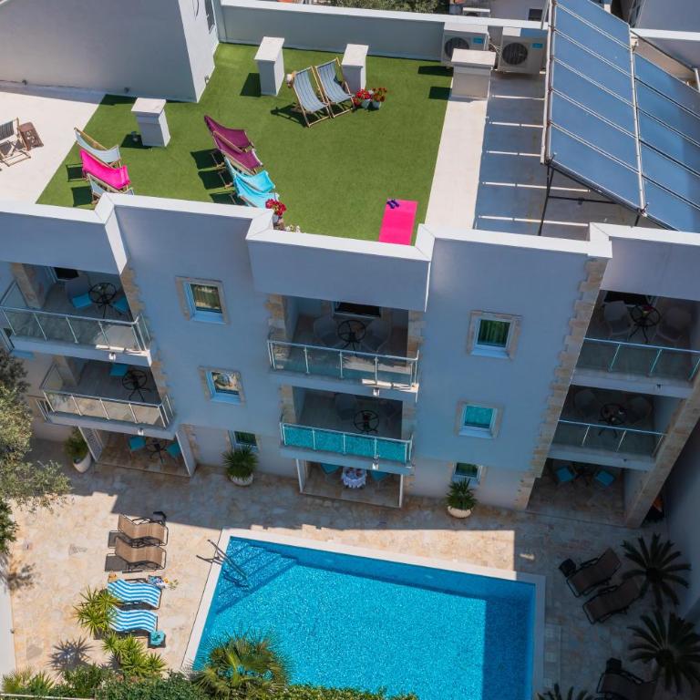 Apartments Fortunella - Dvokrevetna Soba sa Bračnim Krevetom i Balkonom - 2